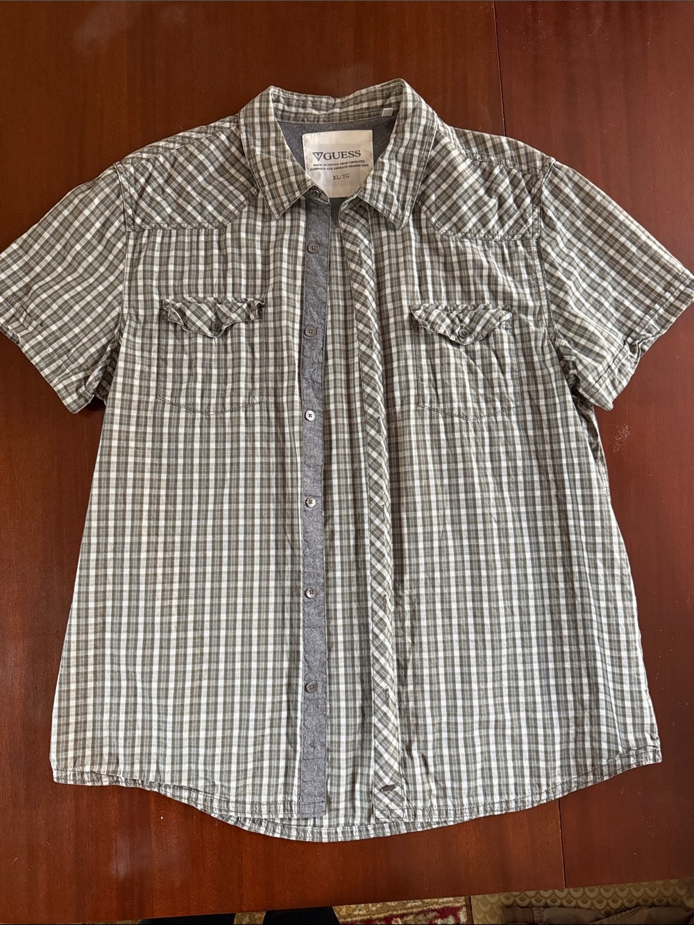 GUESS Men’s Short-Sleeve Plaid Button-Down Shirt — Gray & White